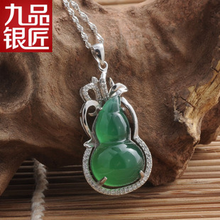 祥瑞随身，笑佛相伴 天然缅甸A货翡翠玉佛吊坠，925银镶嵌的雅致之选