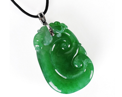 挑选翡翠玉石最实用的绝招 一看二摸三听，轻松鉴别真伪与品质