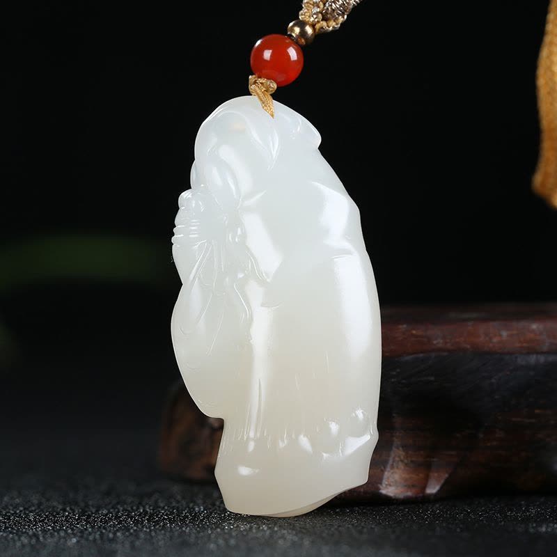 声名远扬的新疆和田玉 竹节玉蝉吊坠中的东方雅韵